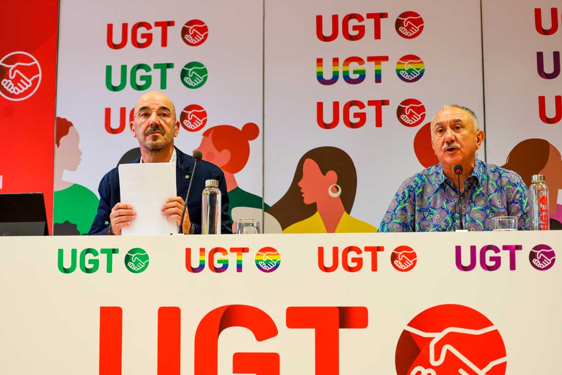 Fernando Luján y Pepe Álvarez, de UGT, en rueda de prensa