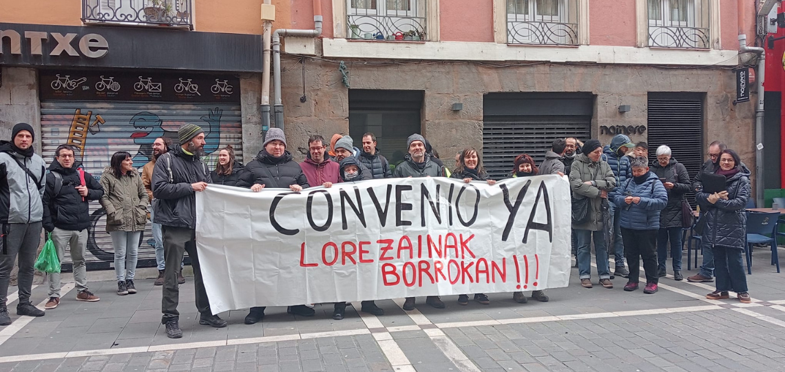 Protesta del personal de jardinería subcontratado por el Ayuntamiento de Pamplona
