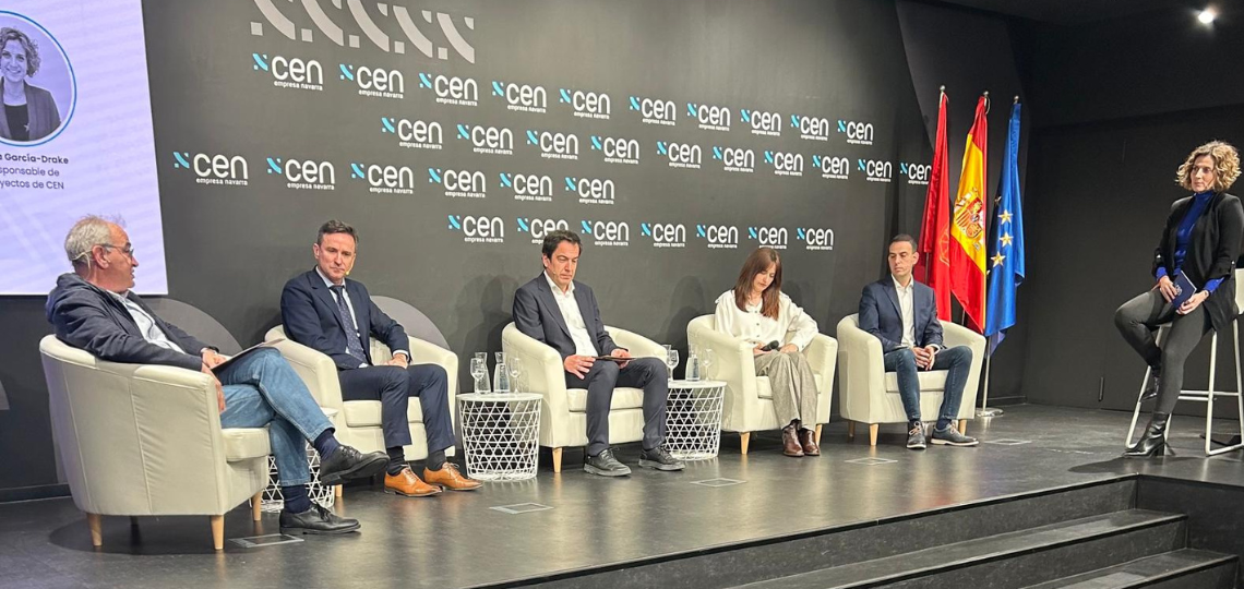 Lorenzo Ríos, en la mesa redonda en el plenario de la Plataforma ProTAV