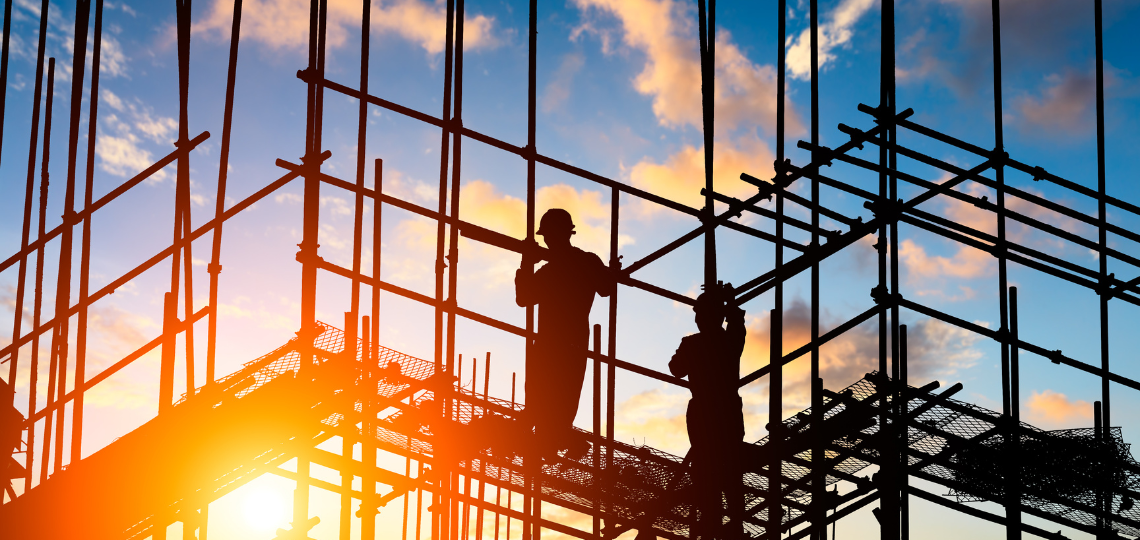 Imagen de unos trabajadores en una obra