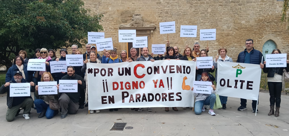 Concentración de la plantilla del Parador de Olite