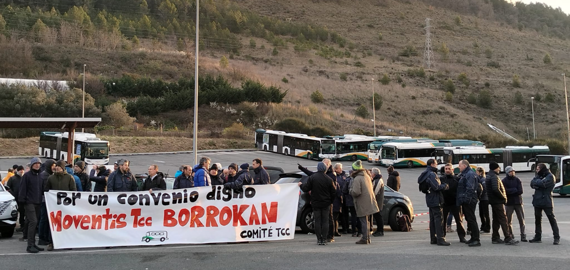 Movilización de la plantilla de las villavesas